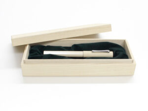 Iro-Joukei  Urushi Fountain pen<br>-December-