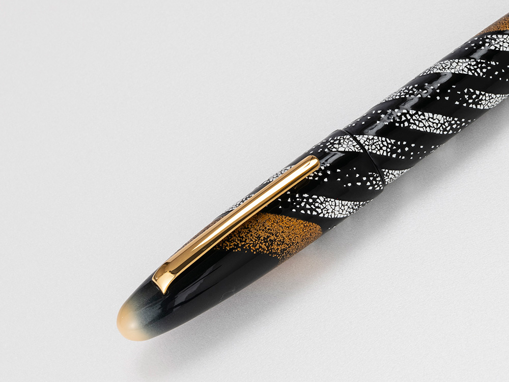 Kazae Kenran Urushi fountain pen